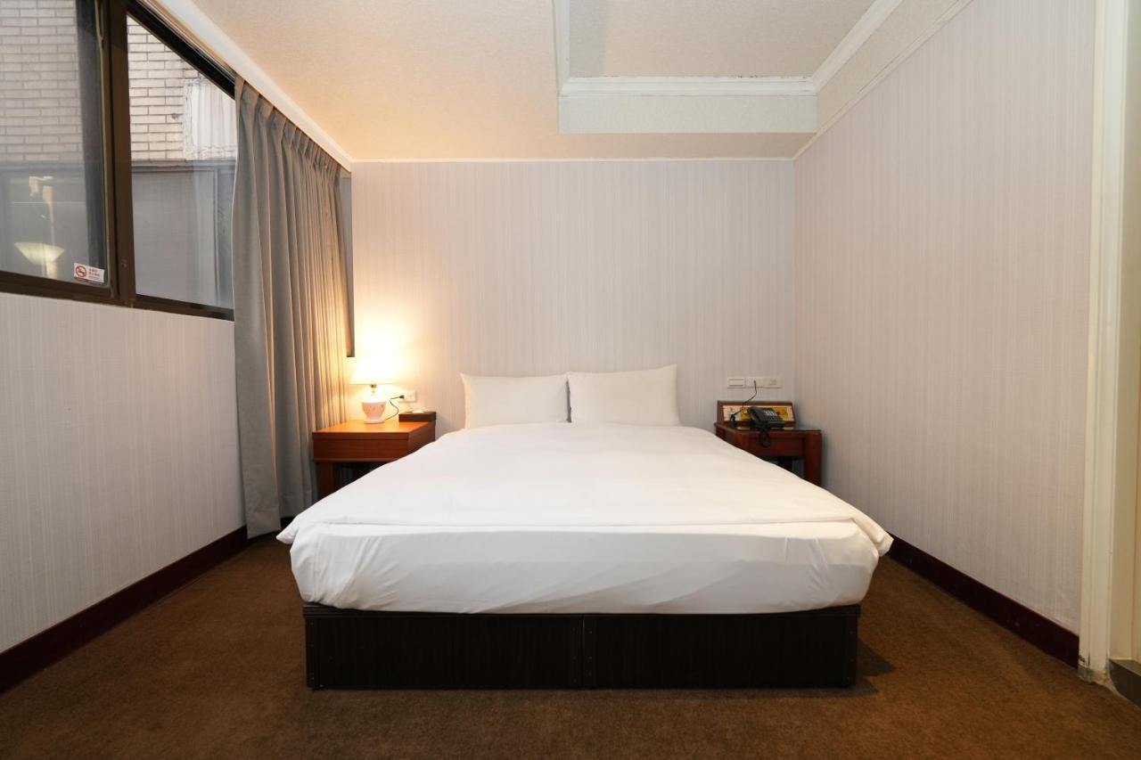 Meworld Hotel - Sanchong Taipei Esterno foto