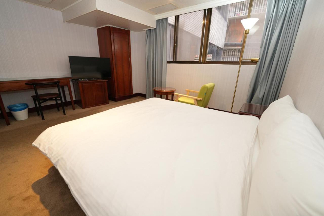 Meworld Hotel - Sanchong Taipei Esterno foto