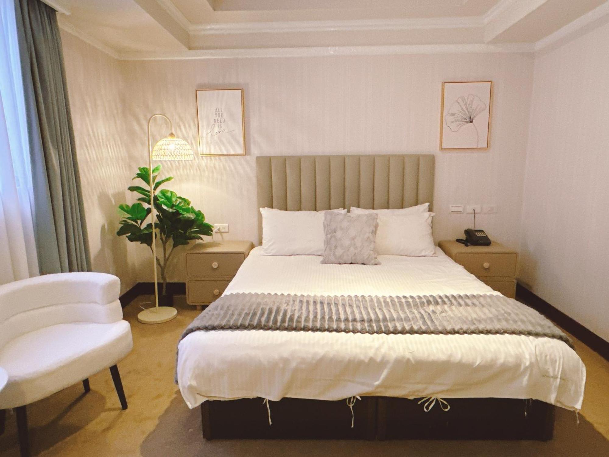 Meworld Hotel - Sanchong Taipei Esterno foto