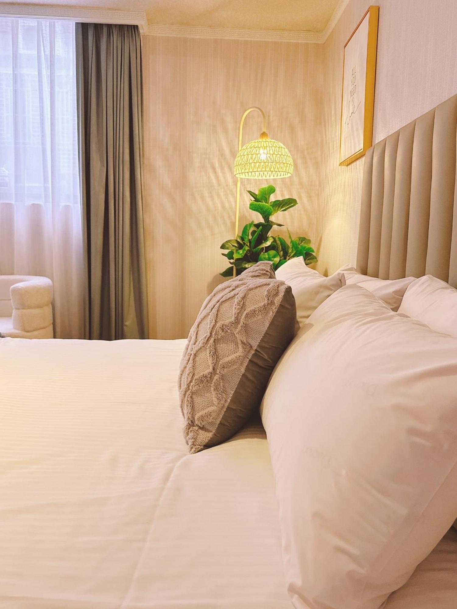 Meworld Hotel - Sanchong Taipei Esterno foto